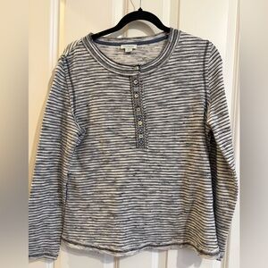 Sundance long sleeve Henley style long sleeve shirt. Size petite medium.